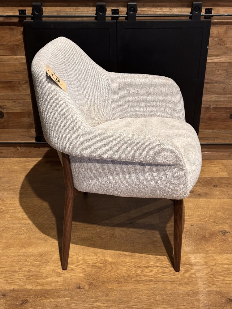 Armstoel George in Lodge Linnen