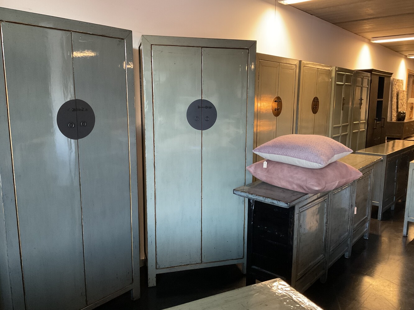 Chinese Hoogglans Kast