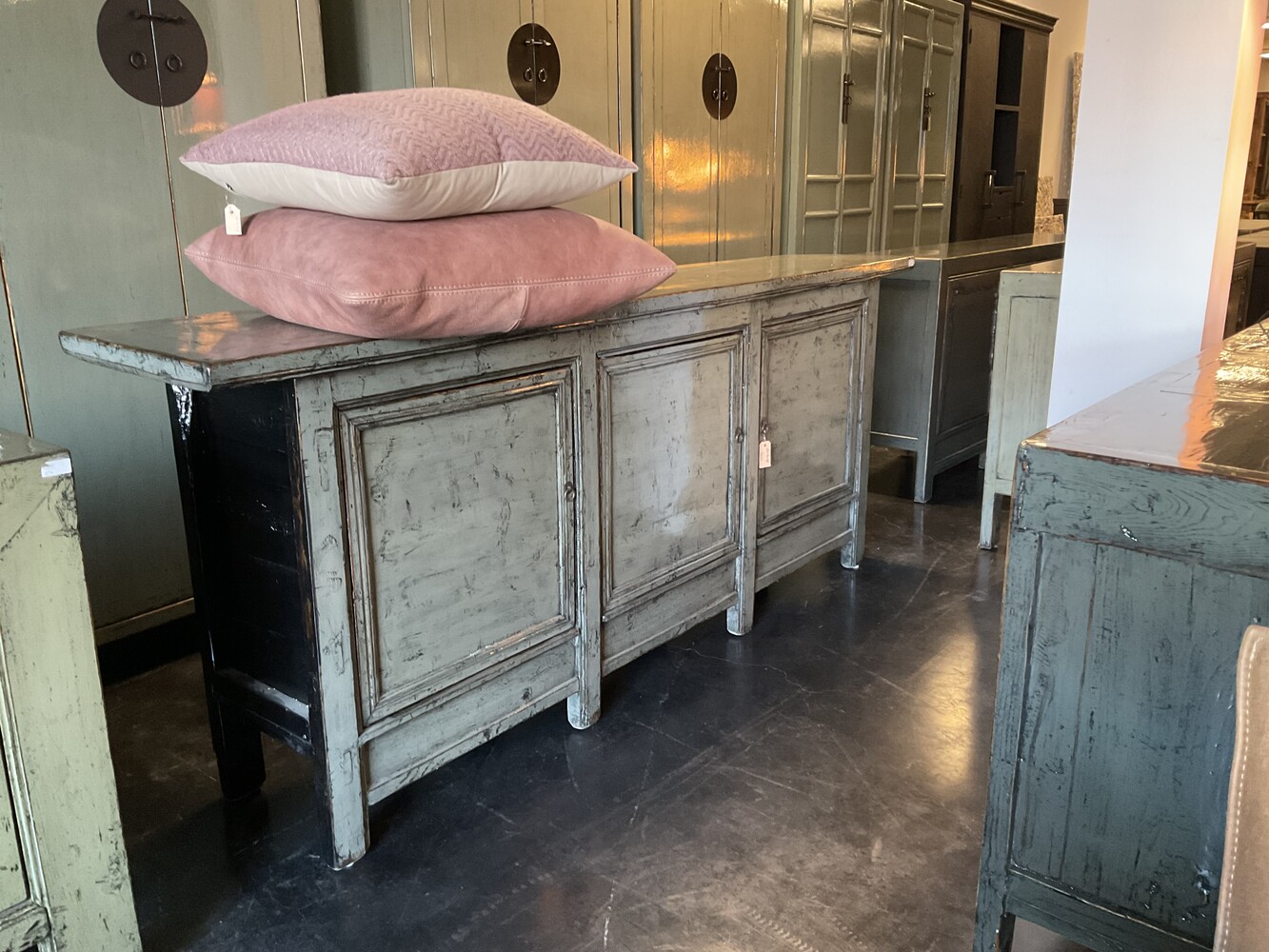 Dressoir 3 deurs oud gelakt hoogglans