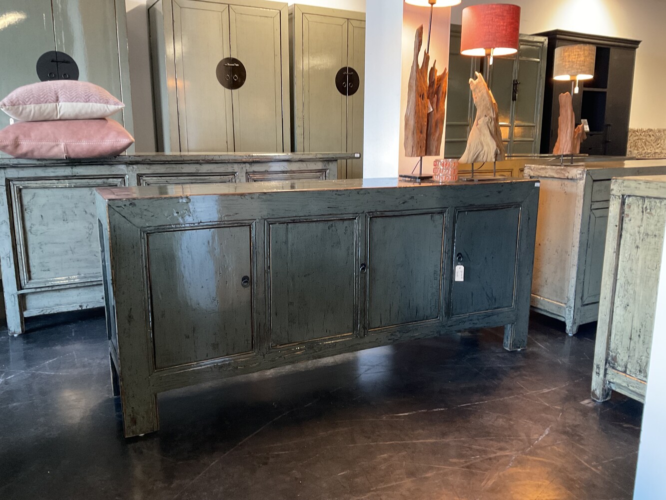 Dressoir oud 4 deuren gelakt hoogglans