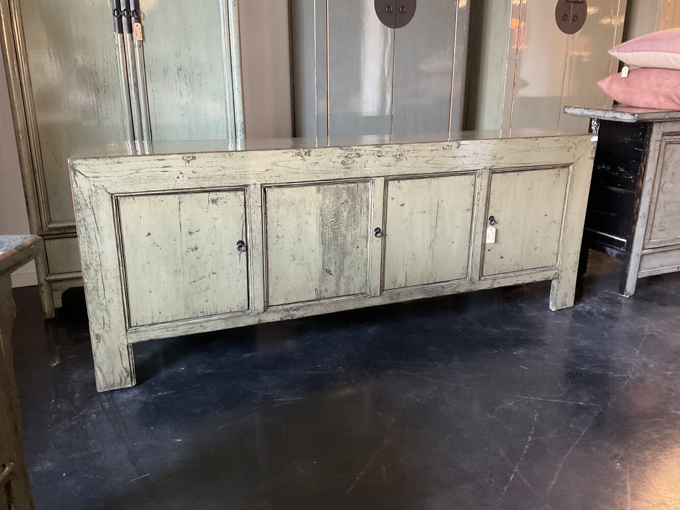 Dressoir oud 4 deuren gelakt hoogglans