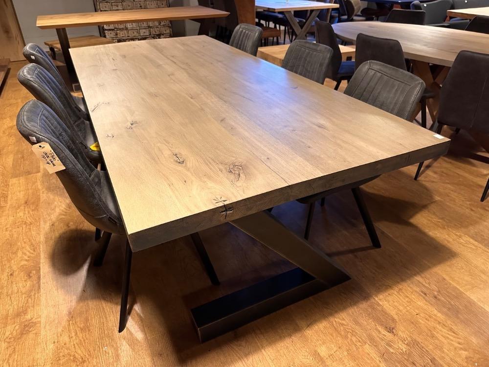 Eettafel eiken 6cm opgedikt 