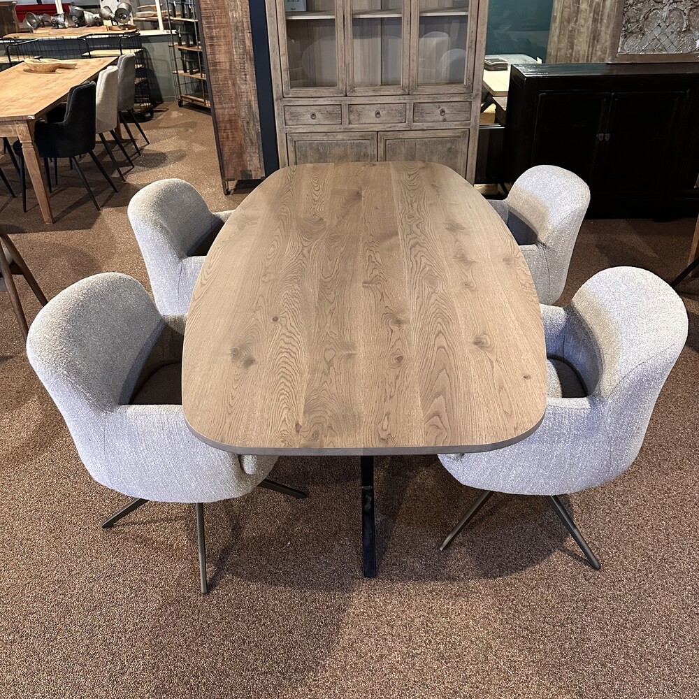 Eettafel eiken Deens ovaal