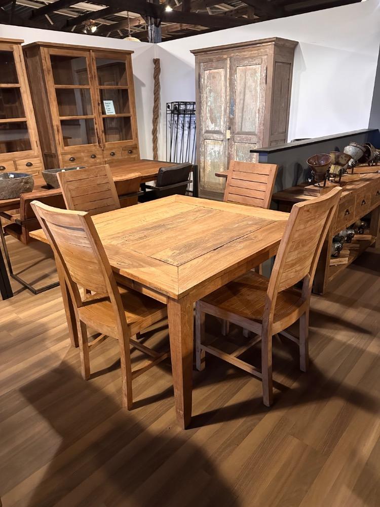 Eettafel oud teak 
