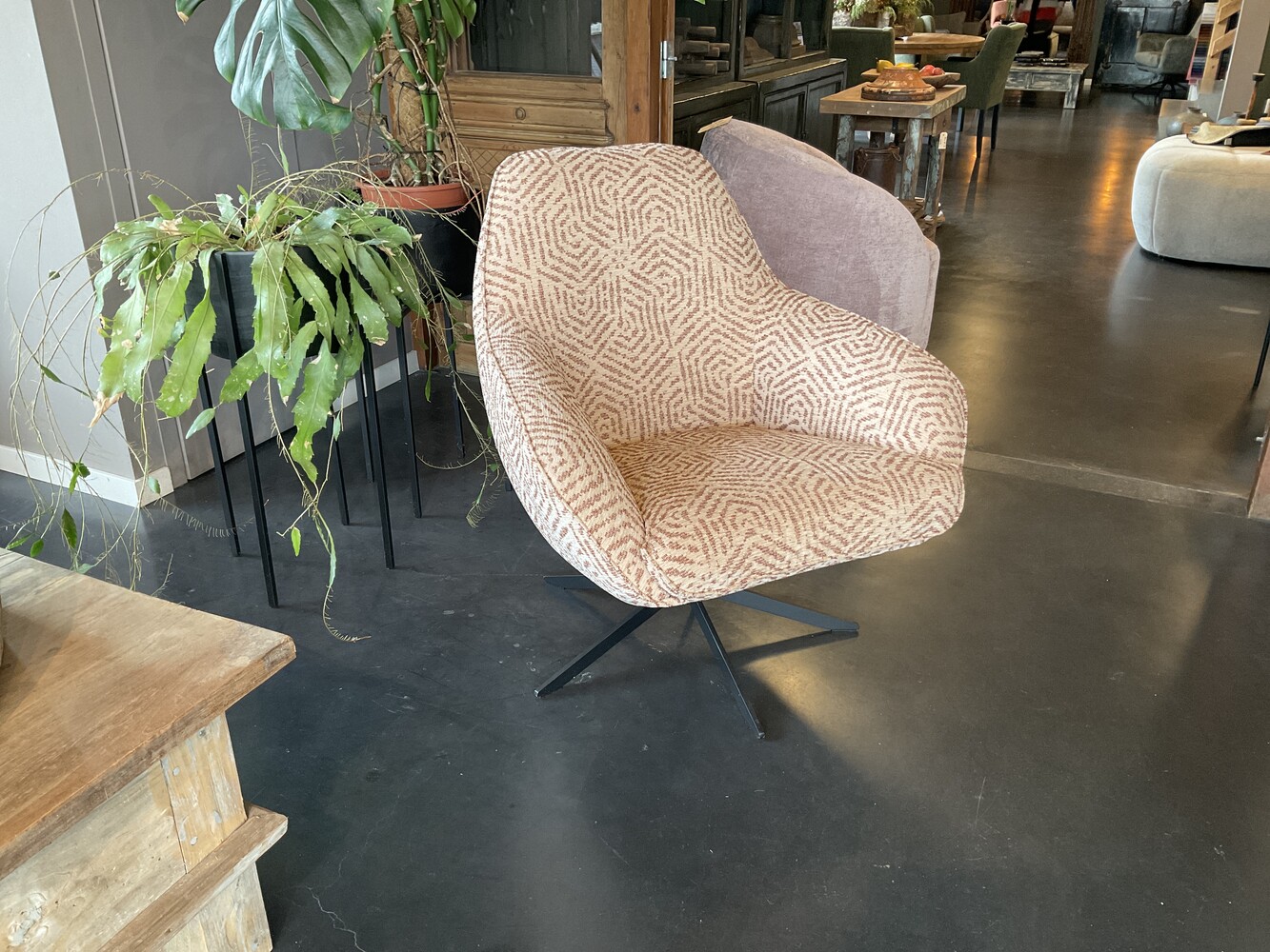 Fauteuil Ilona laag in stof Melita