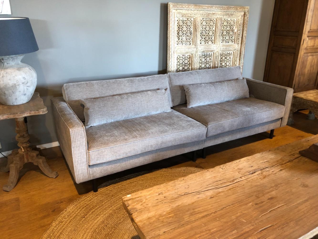 Duizeligheid heroïne Vermelding Hippe bank in dikke Ribcord - Zitten en Loungen - Op zoek naar een stoere bank? - Colonial Warehouse Duizeligheid heroïne Vermelding Hippe bank in dikke Ribcord - Zitten en Loungen - Op zoek naar een stoere bank? - Colonial Warehouse