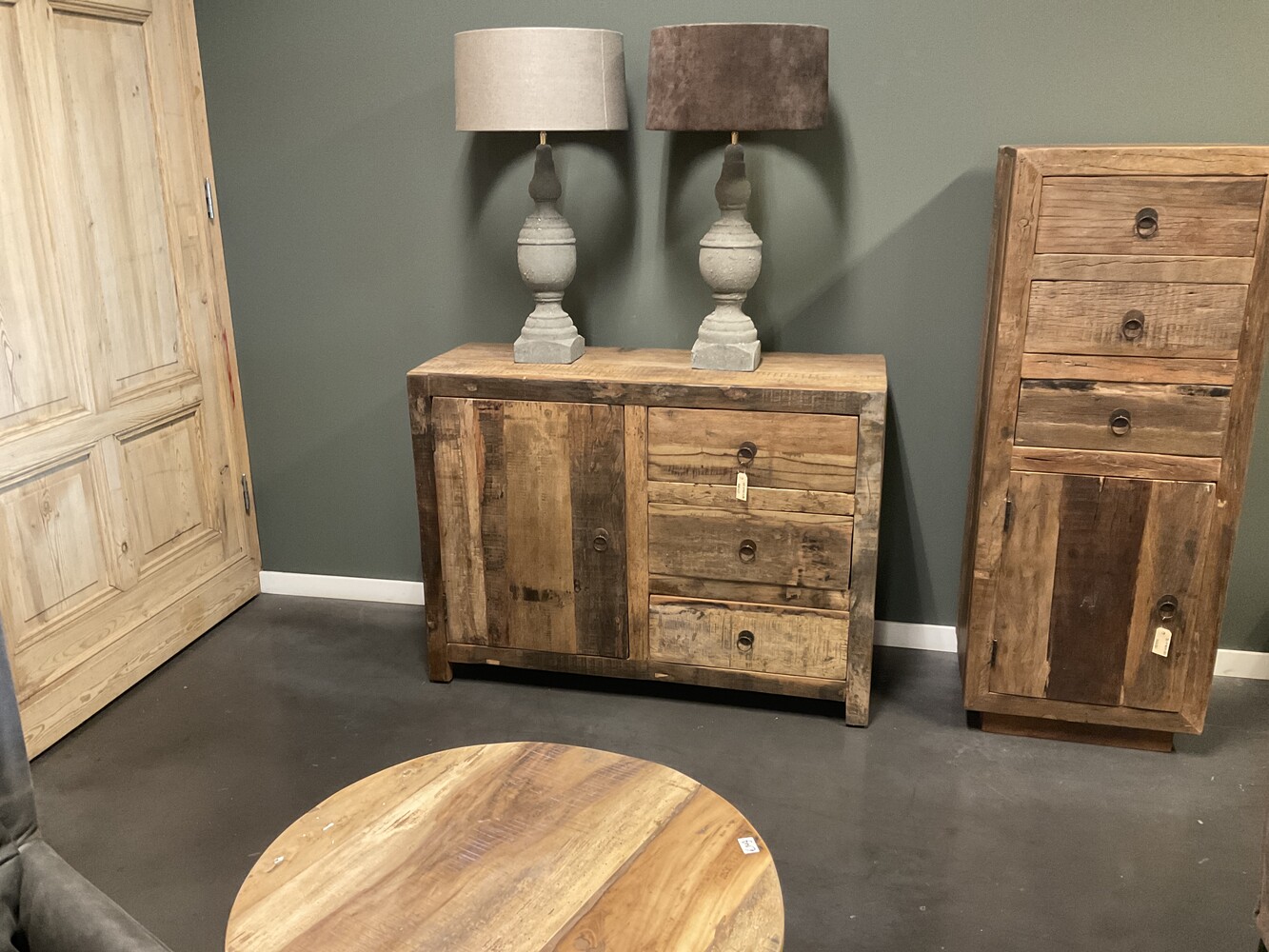 Klein Oud Houten Dressoir