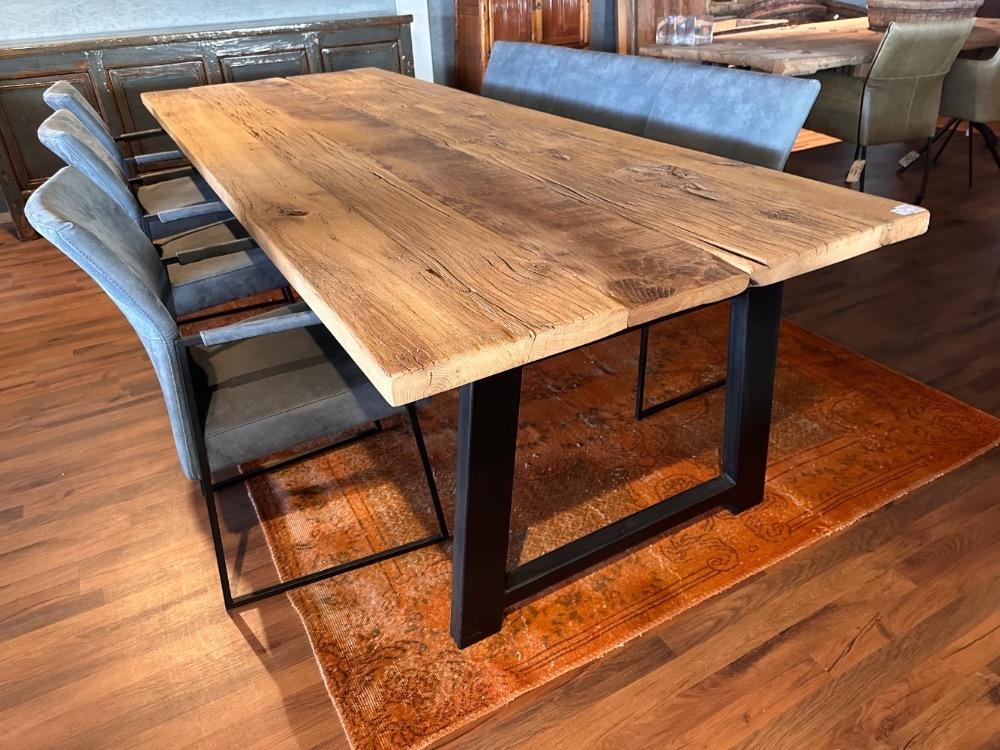 Oud eiken tafel 
