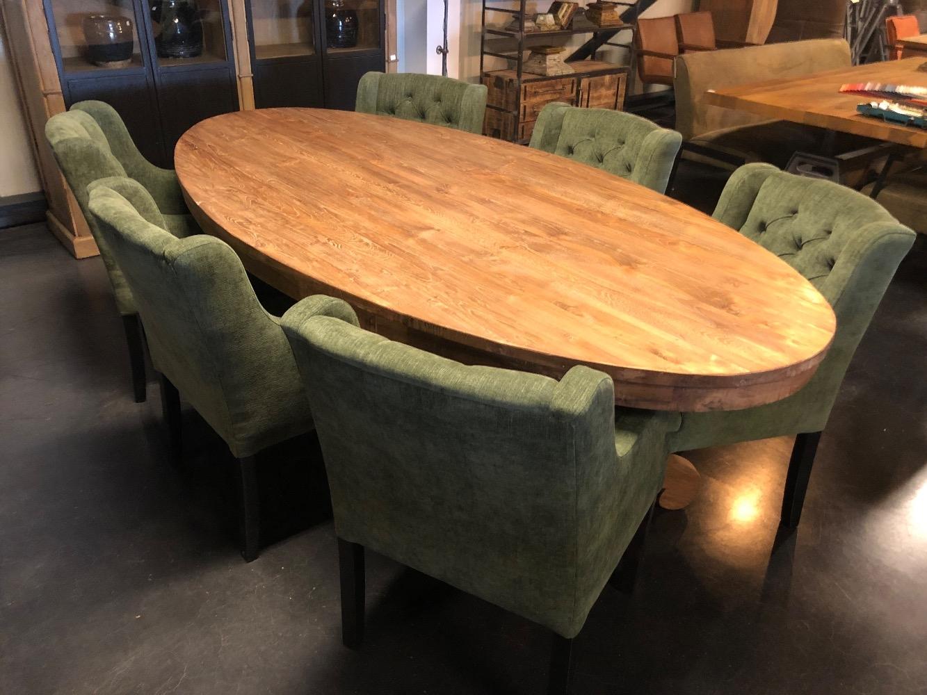 helling of Humaan Ovale teaktafel op kolompoot teak - Ovale tafels zijn een aanwinst voor  ieder interieur. - Check de stoerste eetkamertafels gewoon in Kessenich -  Colonial Warehouse