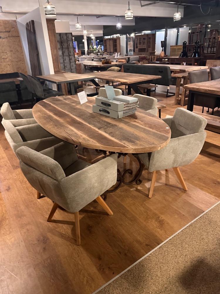 Tafel ovaal oud eiken onderstel krul 