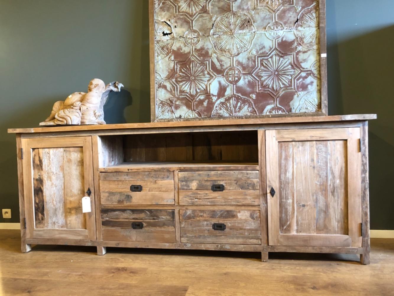 Teak dressoir recycled - Landelijke in stoer oud hout je gewoon in Kessenich - Landelijk en stoer wonen begint gewoon Kessenich - Colonial Warehouse