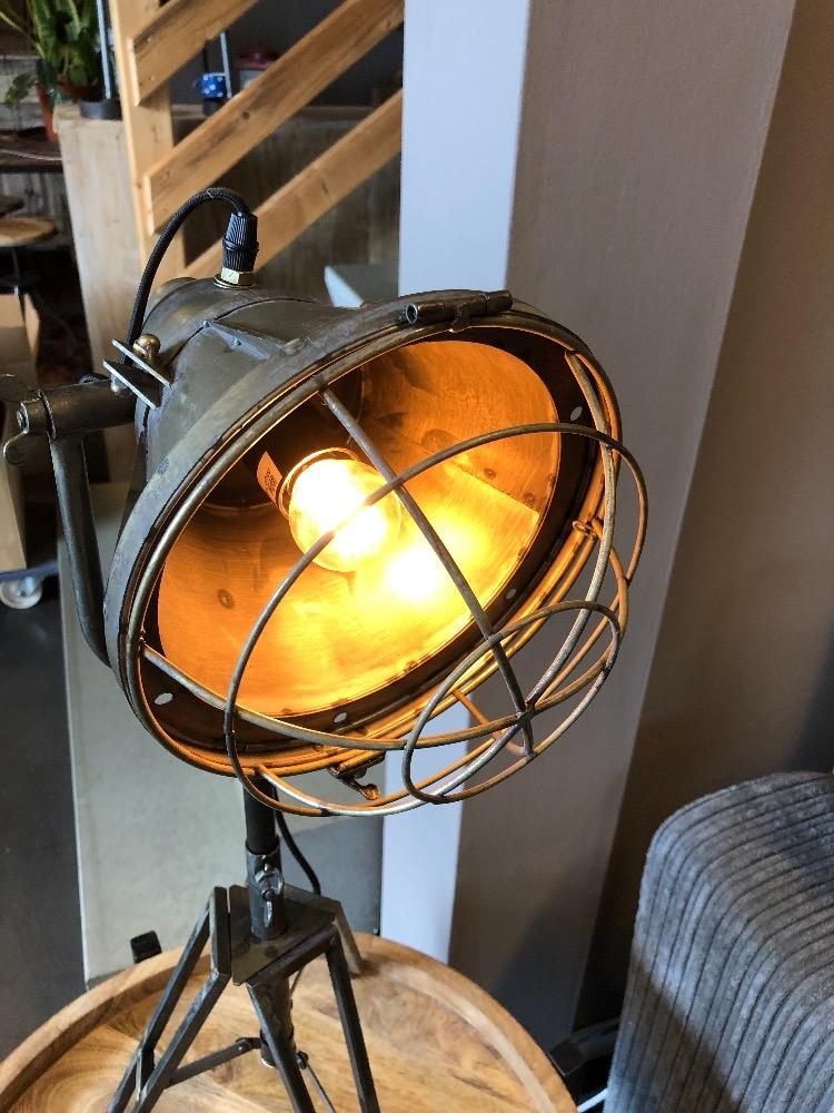 schotel Sceptisch wet Vloerlamp Industrieel - Stoere industriële verlichting uit Kessenich -  Colonial Warehouse